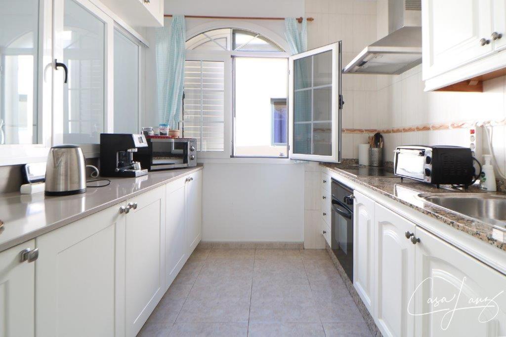Cliff View Orzola Apartment ภายนอก รูปภาพ