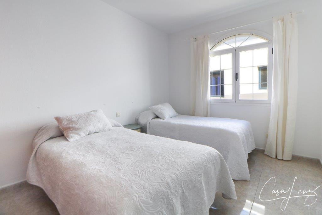 Cliff View Orzola Apartment ภายนอก รูปภาพ